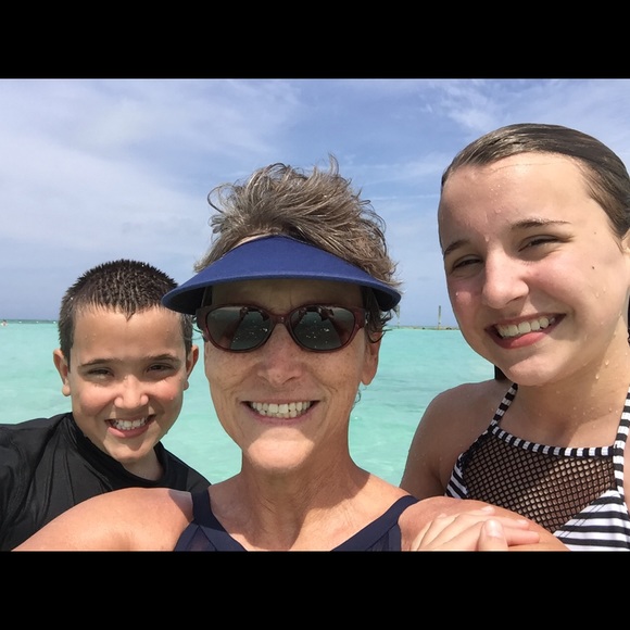 Meet your Posher, Julianna - Picture 1 of 1